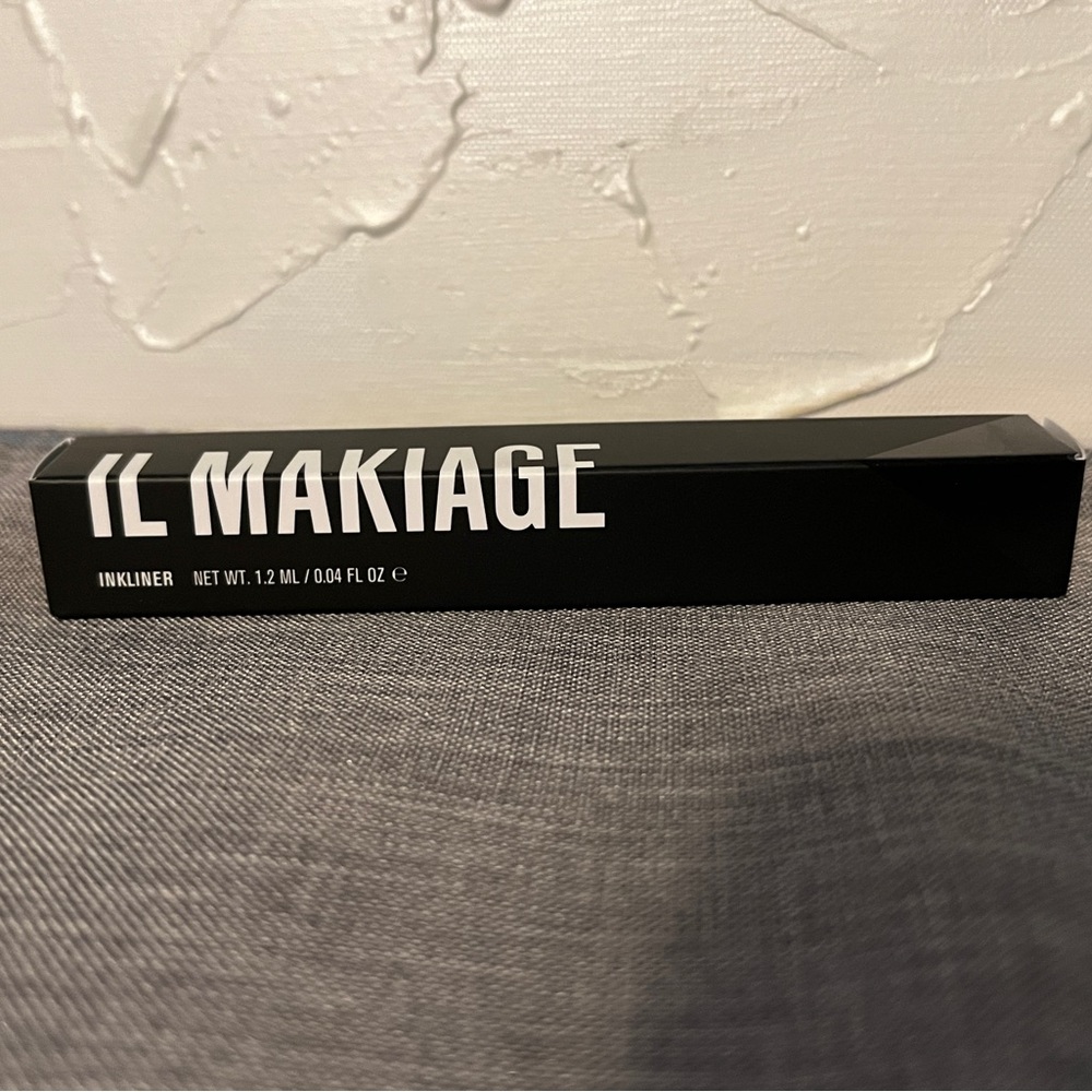il Makiage ink liner in black